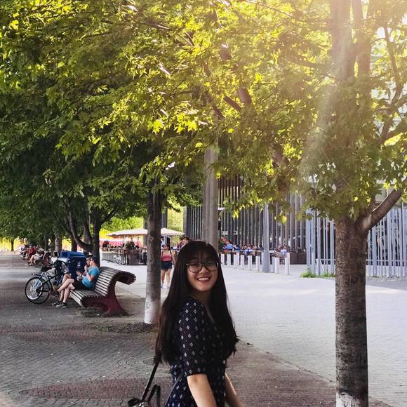 Meet your Posher, Thư - Picture 1 of 1